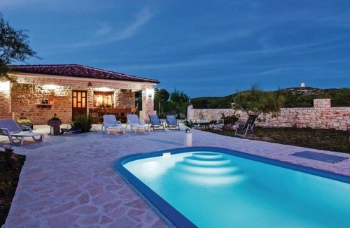 Stankovci House | Holiday House Luka - Three bedroom Vila with Pool