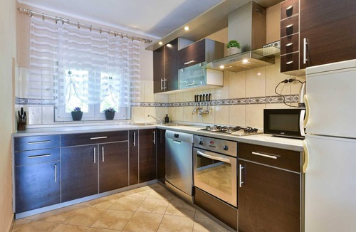 Benkovac Ski Chalet | Holiday House Meri with pool in a peaceful area