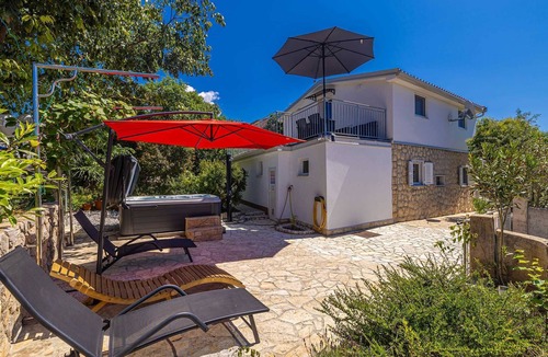 Krk House | Holiday house MICHAEL with shared pool and private jacuzzi