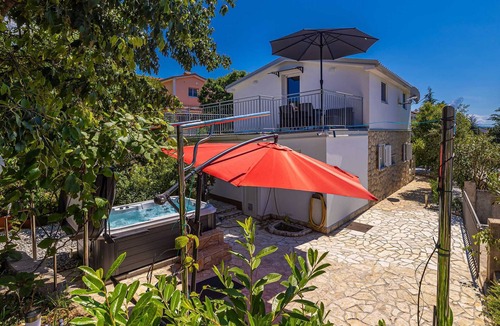 Krk House | Holiday house MICHAEL with shared pool and private jacuzzi