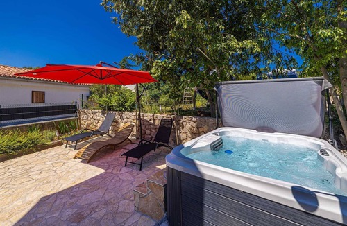 Krk House | Holiday house MICHAEL with shared pool and private jacuzzi