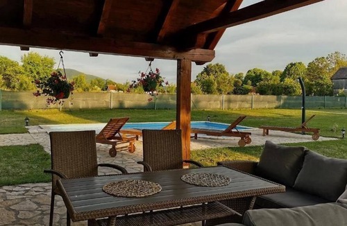 Otocac House | Holiday house Otocac for 2 - 6 persons with 3 bedrooms - Holiday house