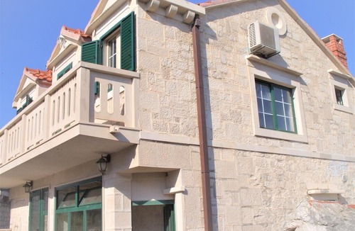 Selca House | Holiday house Selca for 1 - 5 persons with 3 bedrooms - Holiday home