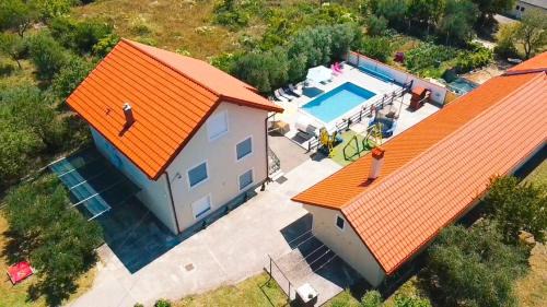 Suhovare House | Holiday house Vesna with pool