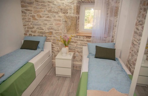 Oklaj House | Holiday house Villa Karaga - with private pool: - Ljubotic, Riviera Sibenik, Croatia