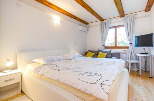 Plaski House | Holiday house Villa Monte - luxurious retreat: - Plaski, Continental Croati, Croatia