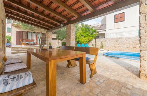 Betina House | Holiday house with pool and whirlpool Sara