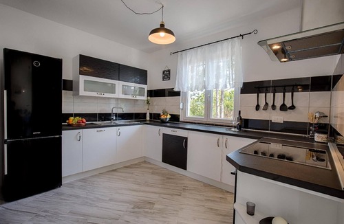 Gostinjac House | Holiday house Žestilac for 1 - 8 persons with 3 bedrooms - Holiday house
