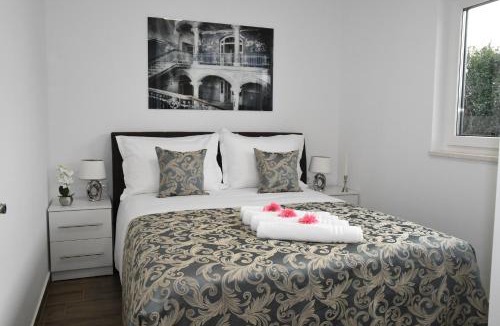 Okrug Gornji House | Holiday Luxury Resort Sundance