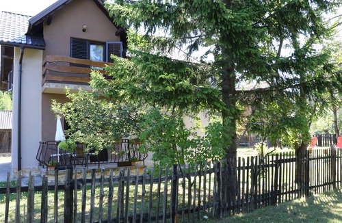 Rudanovac House | HolidayHome Iris near Plitvice Lakes, perfect for families & nature-lovers!