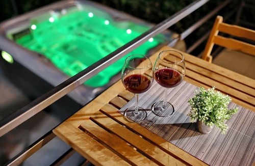 Velika Gorica House | Home with jacuzzi and sauna in Vukomeričke Hills for relaxation and retreat.