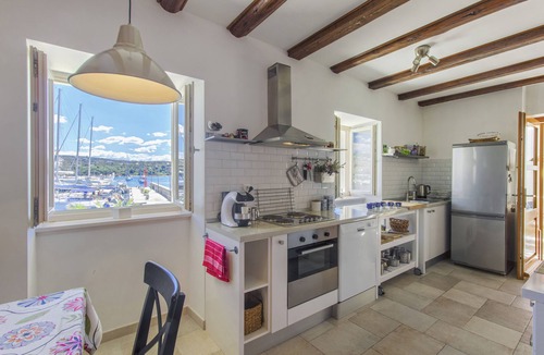 Primosten House | Homely beachfront stone house in the center with terrace & balcony