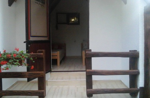 Kutina House | Homerez - Beautiful bungalow with garden and terrace