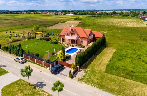 Gornji Kneginec Villa | Homerez - Big villa for 10 ppl. with swimming-pool, jacuzzi and garden at Turčin