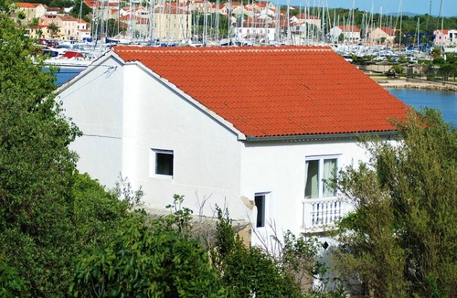 Lukoran House | Homerez - House for 7 ppl. with sea view, garden and balcony at Lukoran