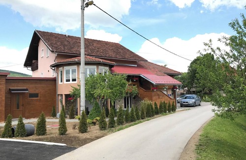Rakovica Apartment | Homerez - Rakovica Apartment 80m² + Shared Pool