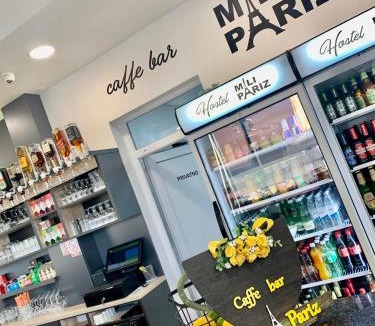 Slavonski Brod Hostel | Hostel Mali Pariz