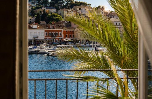 Cove Murtar Hotel | Hotel Apoksiomen