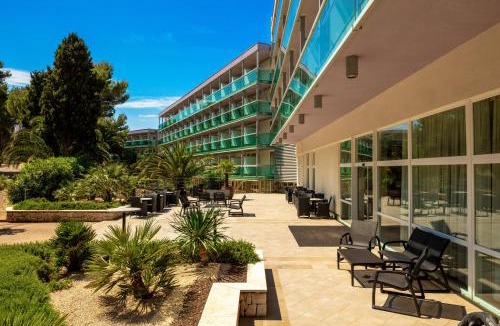 Cove Murtar Hotel | Hotel Aurora
