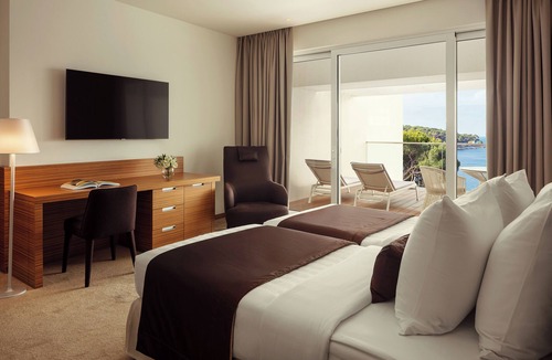 Cove Murtar Hotel | Hotel Bellevue