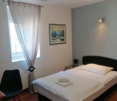 Velika Gorica Hotel | Hotel Garny Pleso