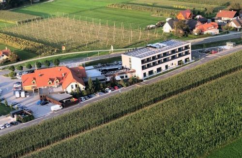 Vransko Hotel | Hotel Grof