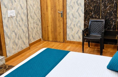 Sahibabad House | Hotel Kaushal Navyug Market Near Old Bus Stand