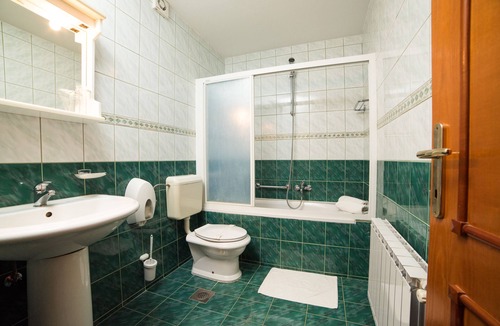 Gornji Kneginec Hotel | Hotel LaGus