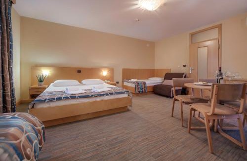 Divaca Hotel | Hotel Malovec