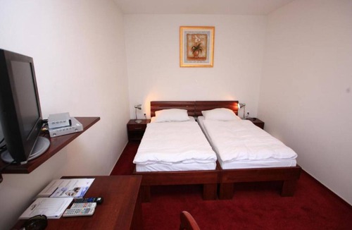 Klenovnik House | Hotel Orion - Double Room with Loggia and Mountain View 1