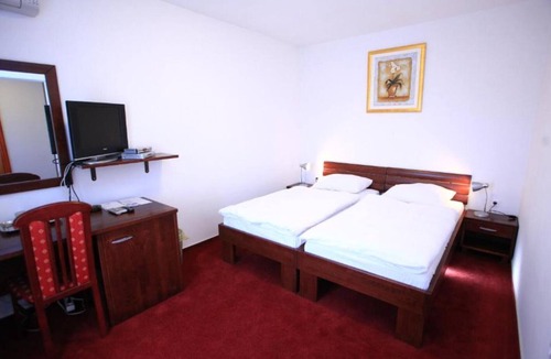 Klenovnik House | Hotel Orion - Triple Room with Terrace 1