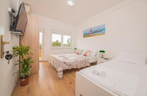 Starigrad Hotel | Hotel Riviera