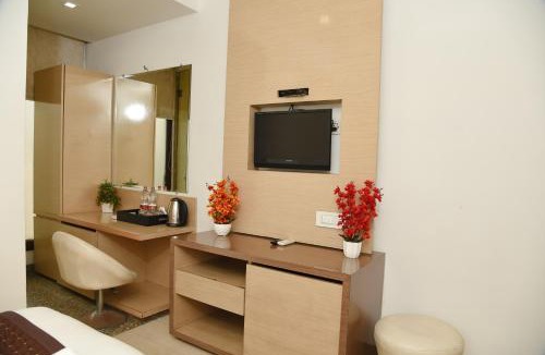Vasundhara Hotel | Hotel The Emporio A Boutique Rooms Near Anand Vihar Vaishali 3-star Hotel I Vaishali, Ghaziabad