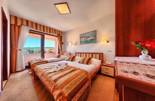 Trogir Hotel | Hotel Trogirski Dvori