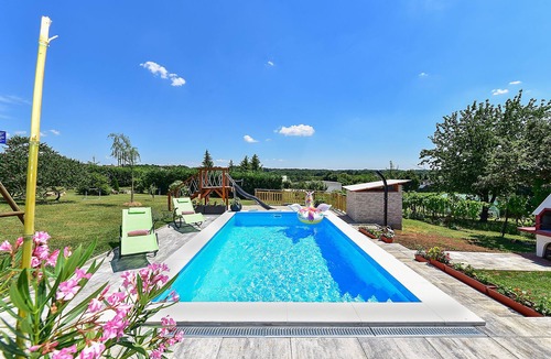 Zminj House | House 2065/32772 (Istria - Žminj), 20000m from the beach