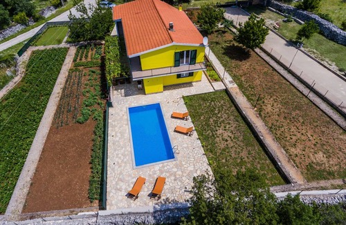 Primorski Dolac House | House ∙ 3 bedrooms ∙ 6 guests