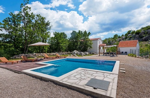 Neoric House | House ∙ 4 bedrooms ∙ 10 guests