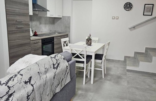 Tadini Ski Chalet | House Casa Tadini with terrace in Kaštelir