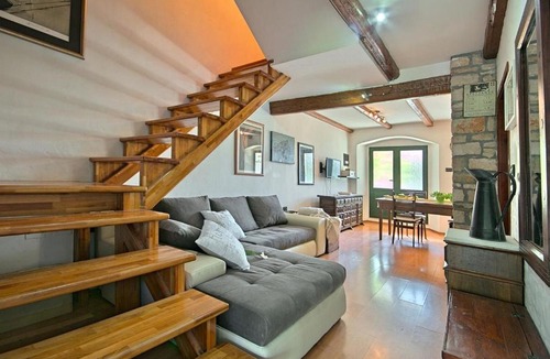 Materada House | House Ester