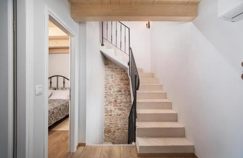 Valtura House | House Eufemia