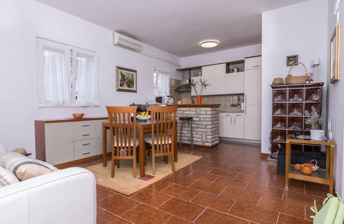Okrug Gornji House | House Holiday House