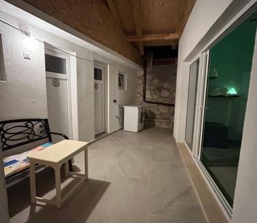 Loviste Apartment | House Lanterna with indoor jacuzzi