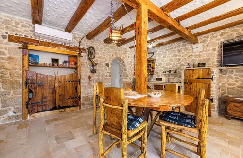 Drnis House | House Leptir (99721-K1) - Drniš