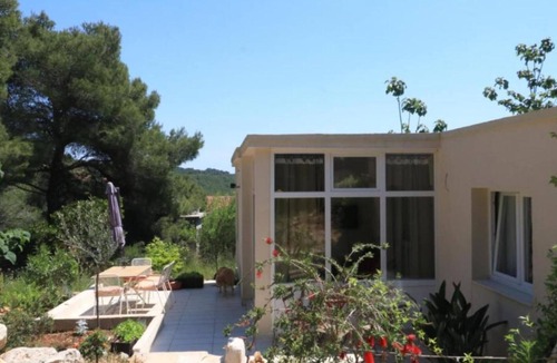 Rukavac House | House Leta Cozy Hideaway with Pool - Four Bedroom Holiday Home with Pool