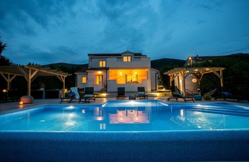 Kastel Stafilic Villa | House Longo located near center of Trogir , with private heating swimming pool