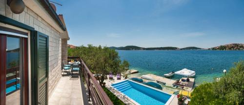 Podglavica House | House Lucmar