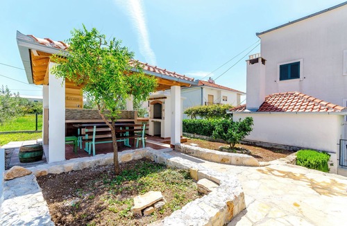 Seget Donji House | House Mia (23491-K1) - Seget Donji