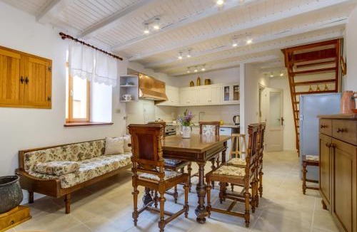 Miholascica House | House Mihaela