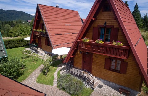 Crni Lug Ski Chalet | House Mountain Resort - 3 Chalets with pool & spa near Risnjak , Gorski kotar
