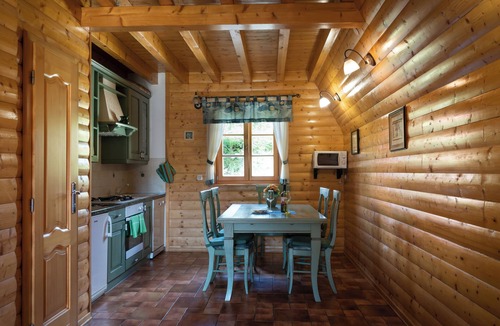 Crni Lug Ski Chalet | House Mountain Resort - 3 Chalets with pool & spa near Risnjak , Gorski kotar